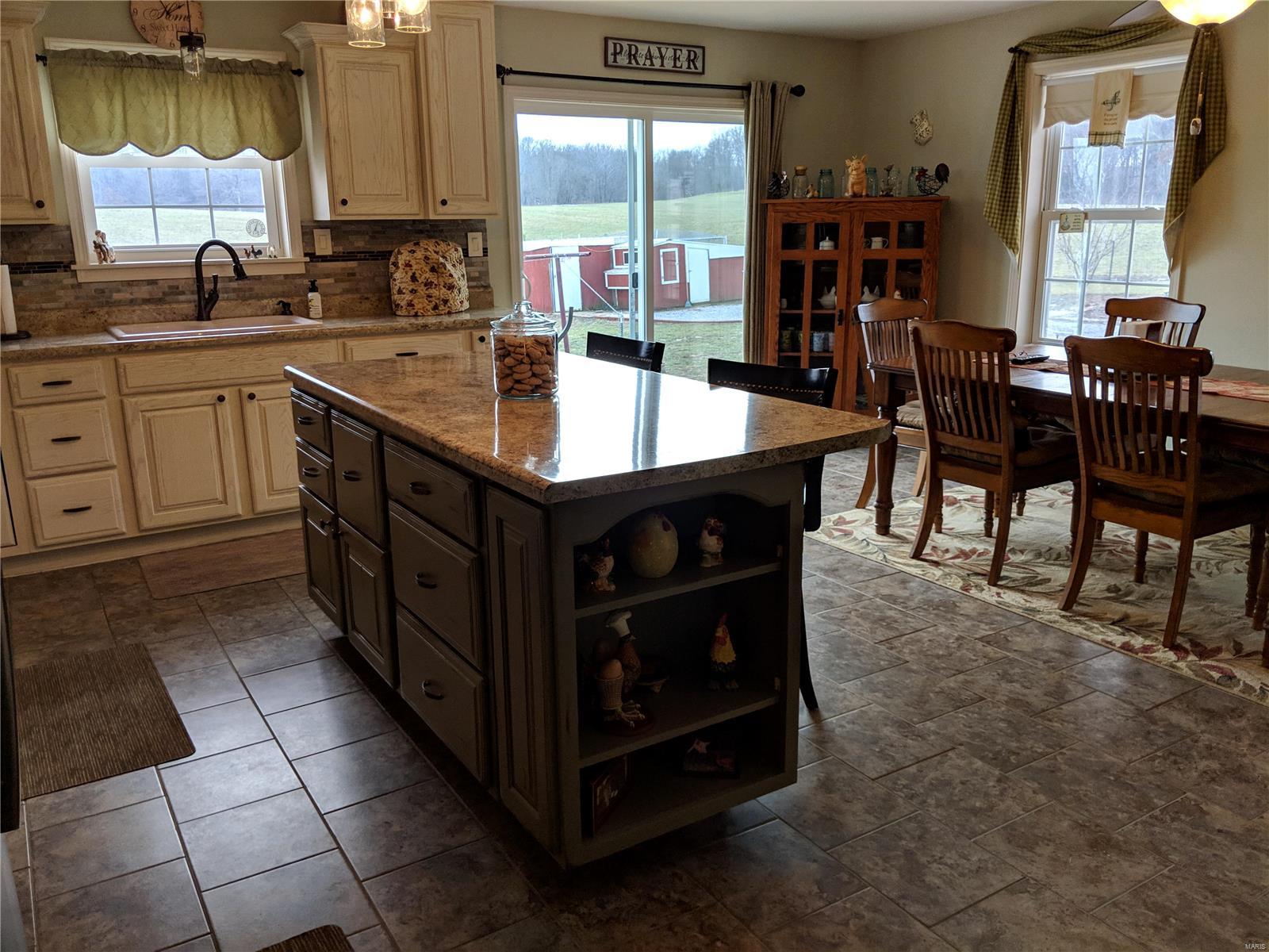 11496 Summerville Road Sparta, IL 62286 - Photo 7 of 48
