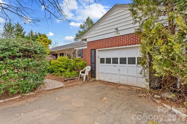 $400,000 | 474 North Main Street, Mars Hill, NC 28754