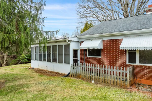 $400,000 | 474 North Main Street, Mars Hill, NC 28754