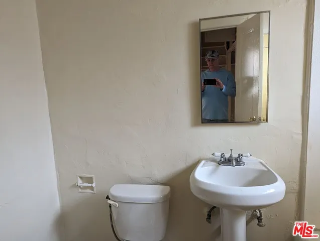 a view of walk in closet