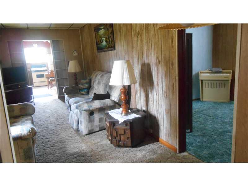933 East Ridge Avenue Economy, PA 15027 - Photo 15 of 15 Living Room.