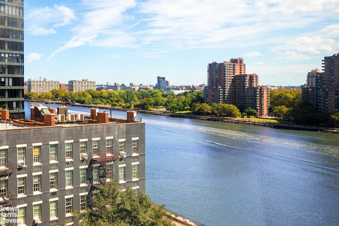 530 East 72nd Street, Unit 10B Manhattan, NY 10021 - Photo 3 of 17