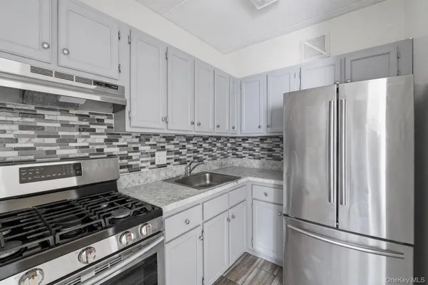 $3,100 | 426 East 159th Street | Melrose