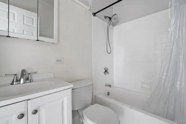 $3,100 | 426 East 159th Street | Melrose