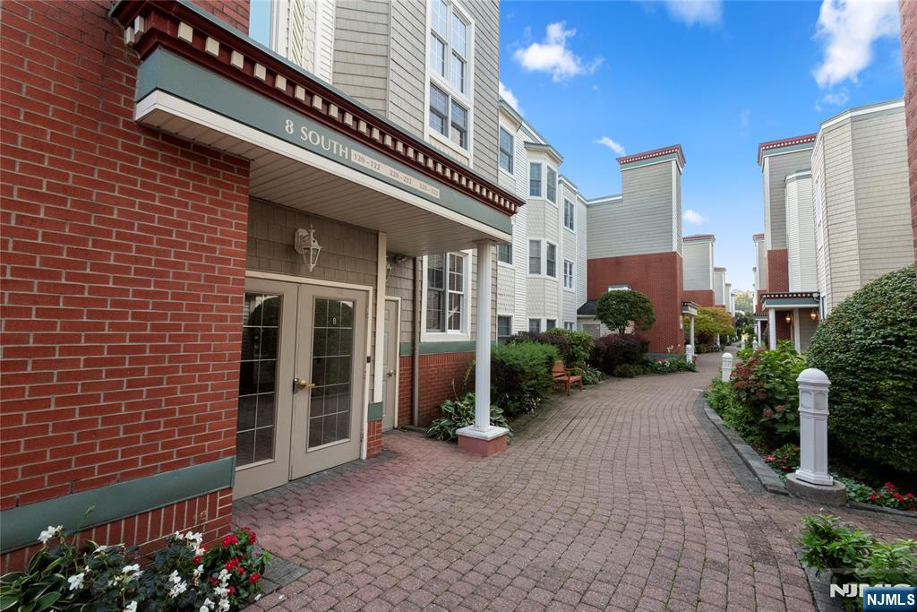 121 The Promenade, Unit 121122 Edgewater, NJ 07020 - Photo 25 of 26