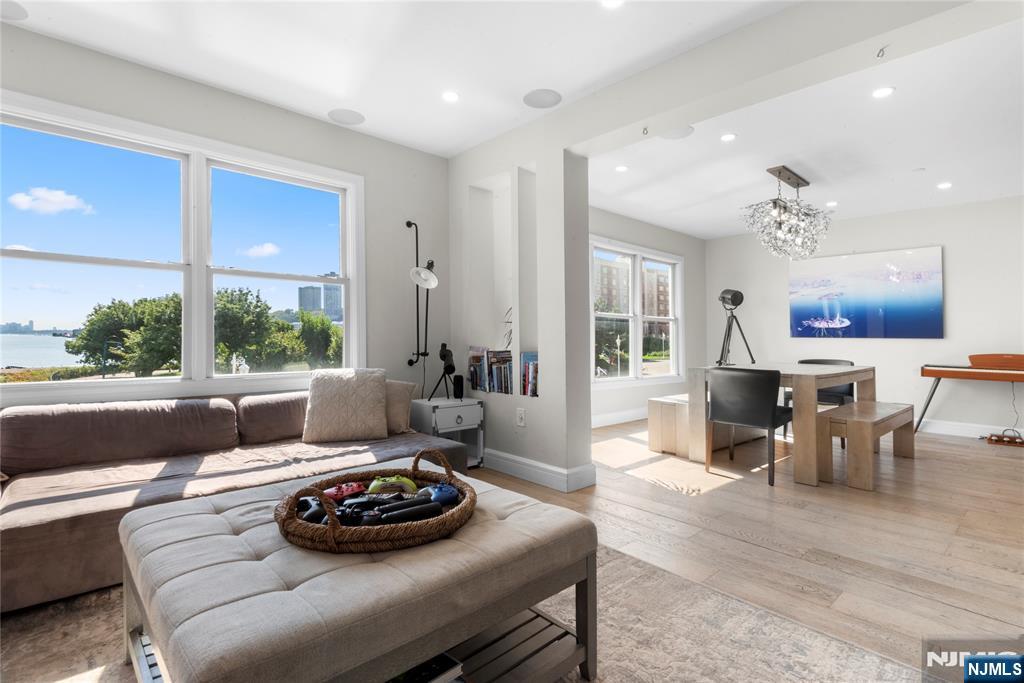 121 The Promenade, Unit 121122 Edgewater, NJ 07020 - Photo 3 of 26