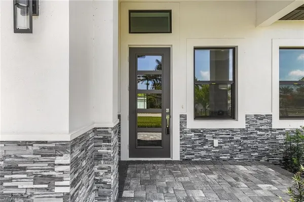 $1,450,000 | 859 108th Avenue North, Naples, FL 34108