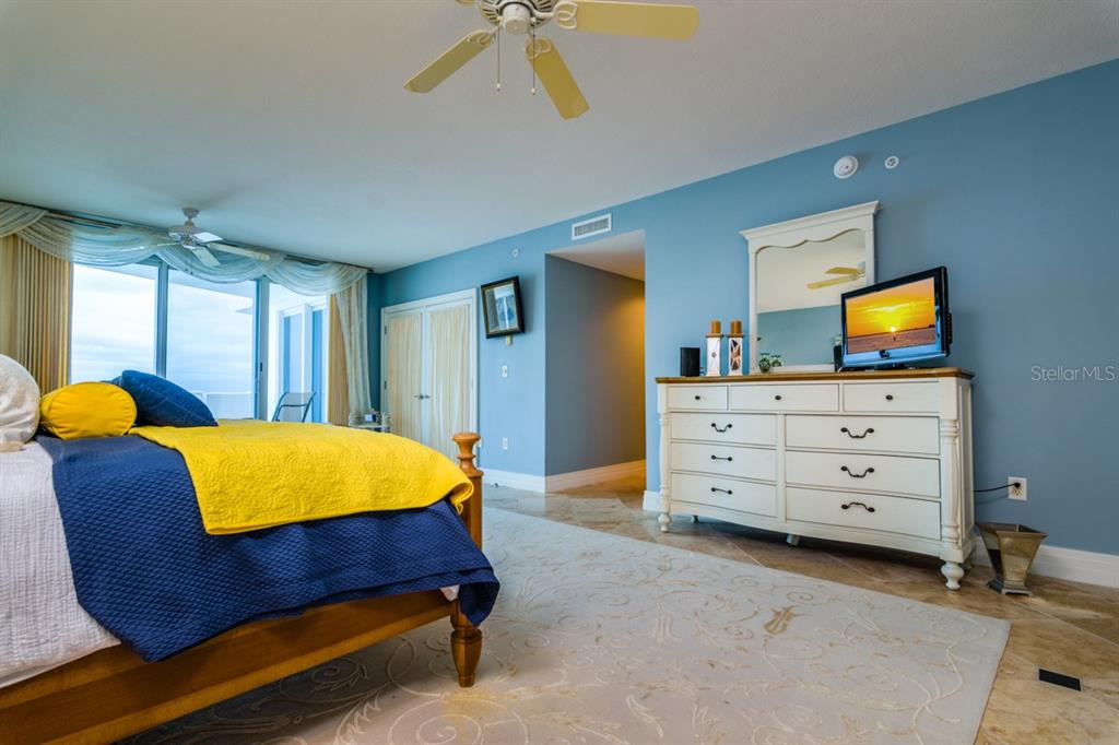 1350 Gulf Boulevard, Unit 901 Clearwater Beach, FL 33767 - Photo 35 of 63