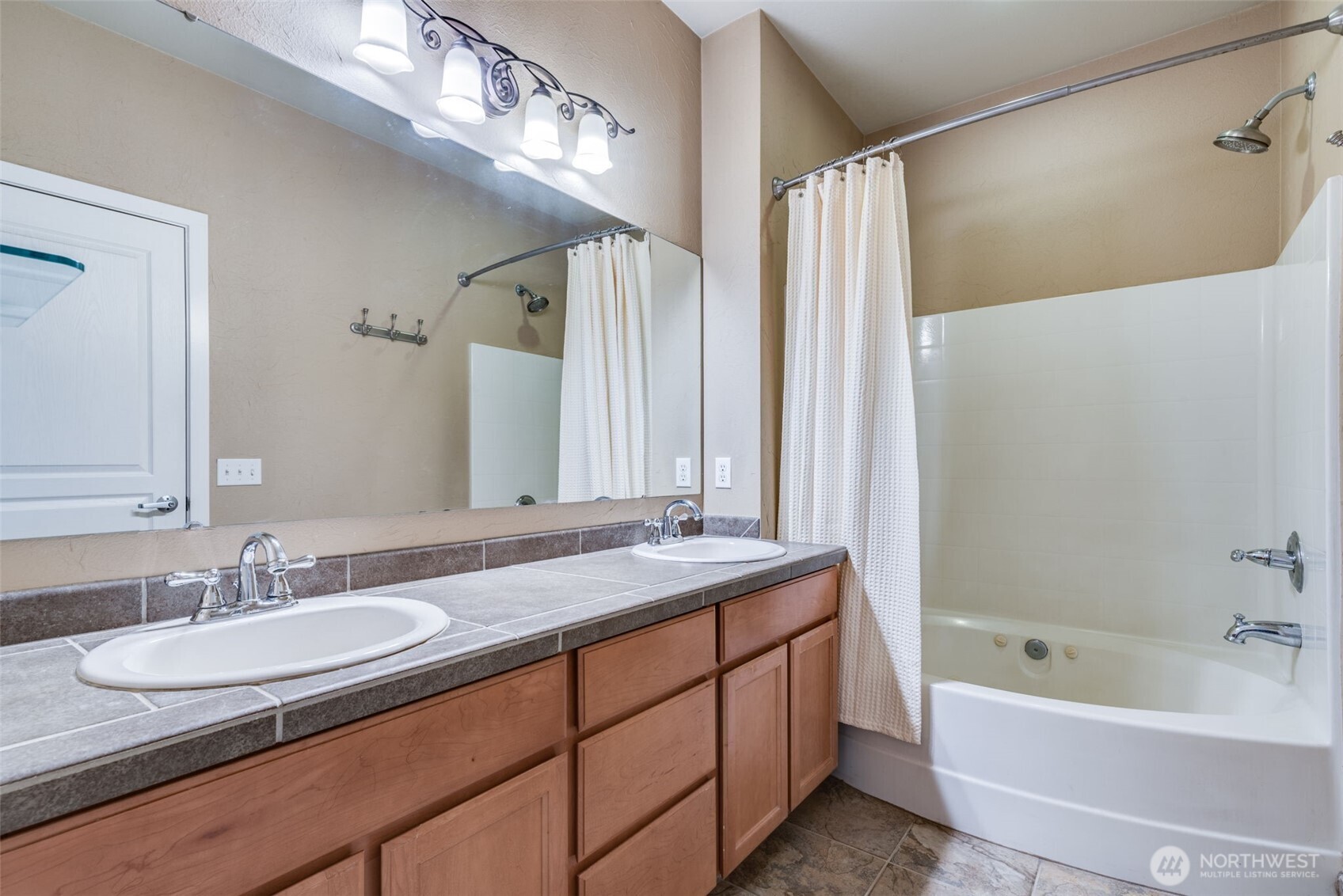 1517 Edwards Avenue Fircrest, WA 98466 - Photo 17 of 38