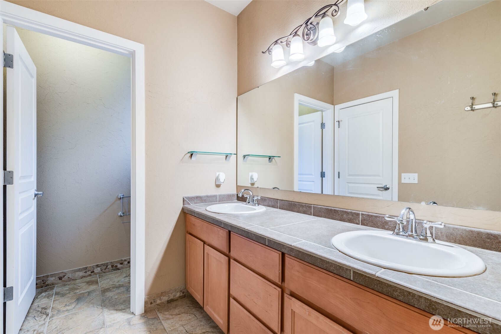 1517 Edwards Avenue Fircrest, WA 98466 - Photo 18 of 38