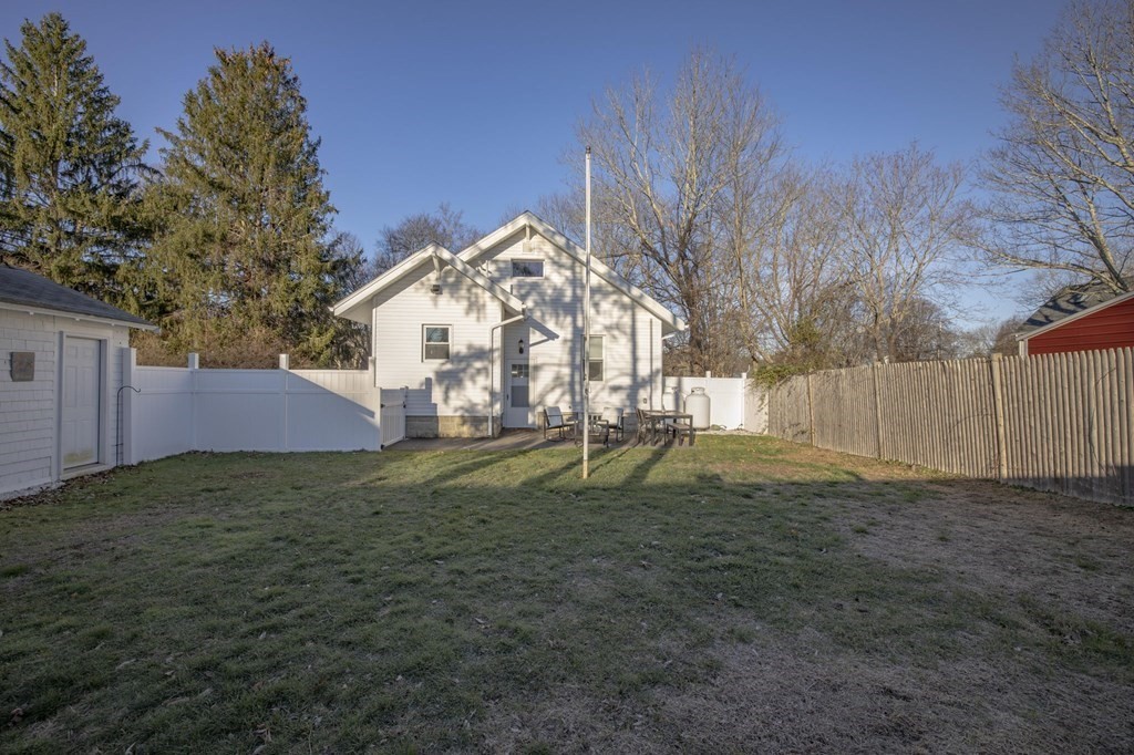 22 Baker Road Raynham, MA 02767 - Photo 8 of 42 Gallery Image 8