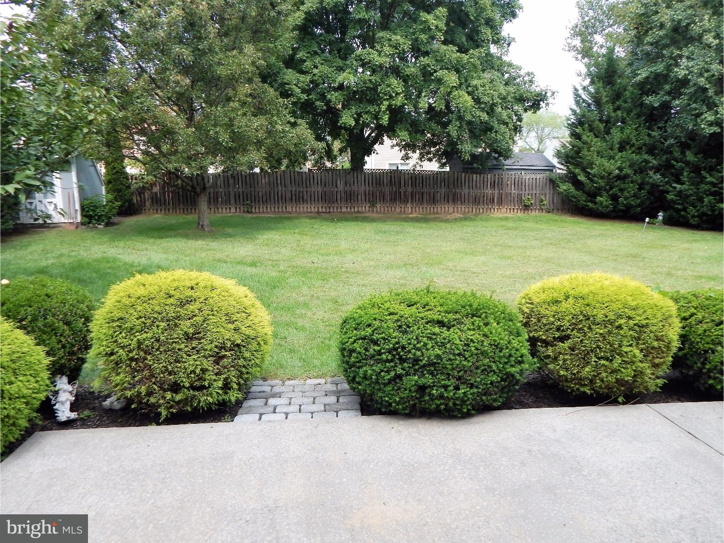 841 Cliff Road Bensalem, PA 19020 - Photo 19 of 22 Back Yard
