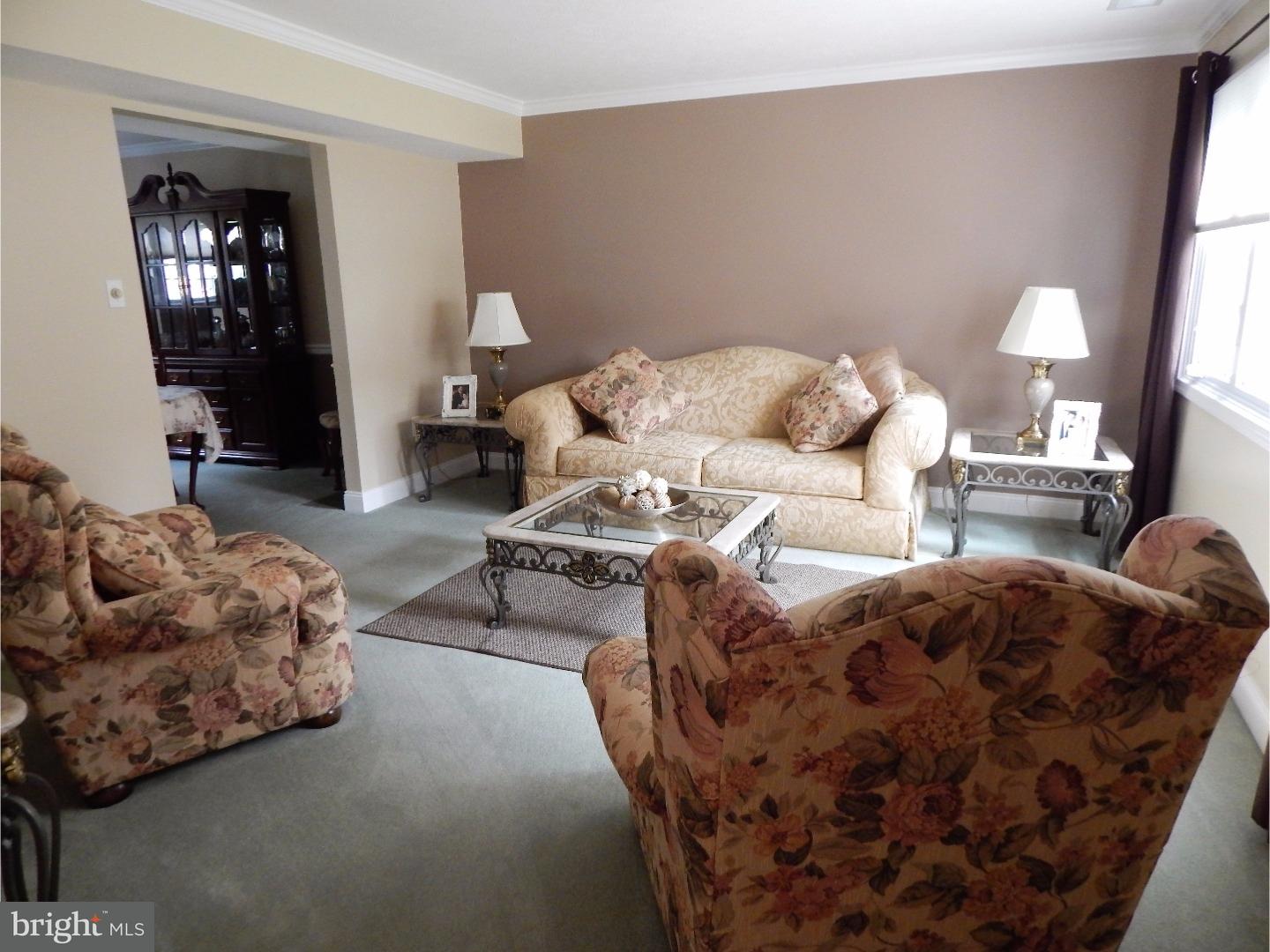 841 Cliff Road Bensalem, PA 19020 - Photo 3 of 22 Living Room