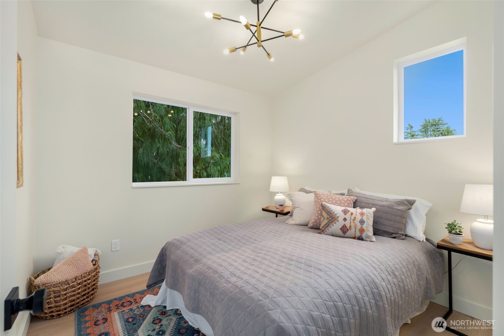 4413 50th Avenue Southwest Seattle, WA 98116 - Photo 17 of 36