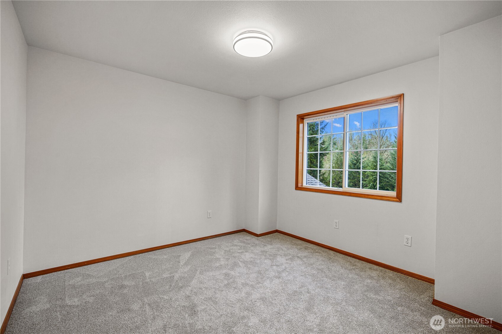 8045 Prather Road Southwest Centralia, WA 98531 - Photo 23 of 33 an empty room with a window