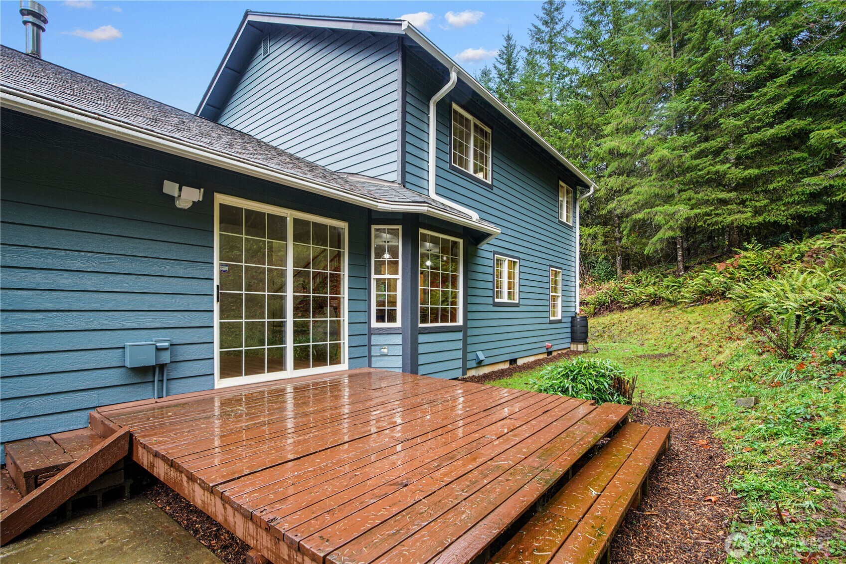 8045 Prather Road Southwest Centralia, WA 98531 - Photo 24 of 33 a view of a backyard with sitting area