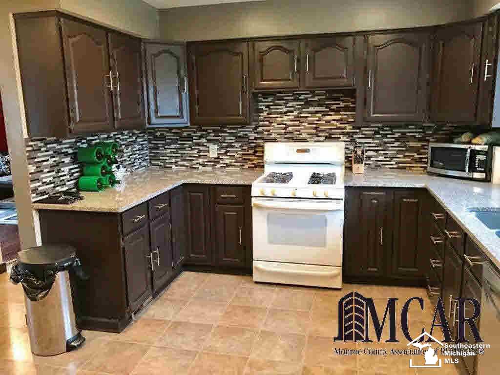 3735 Vivian Road Monroe, MI 48162 - Photo 4 of 17