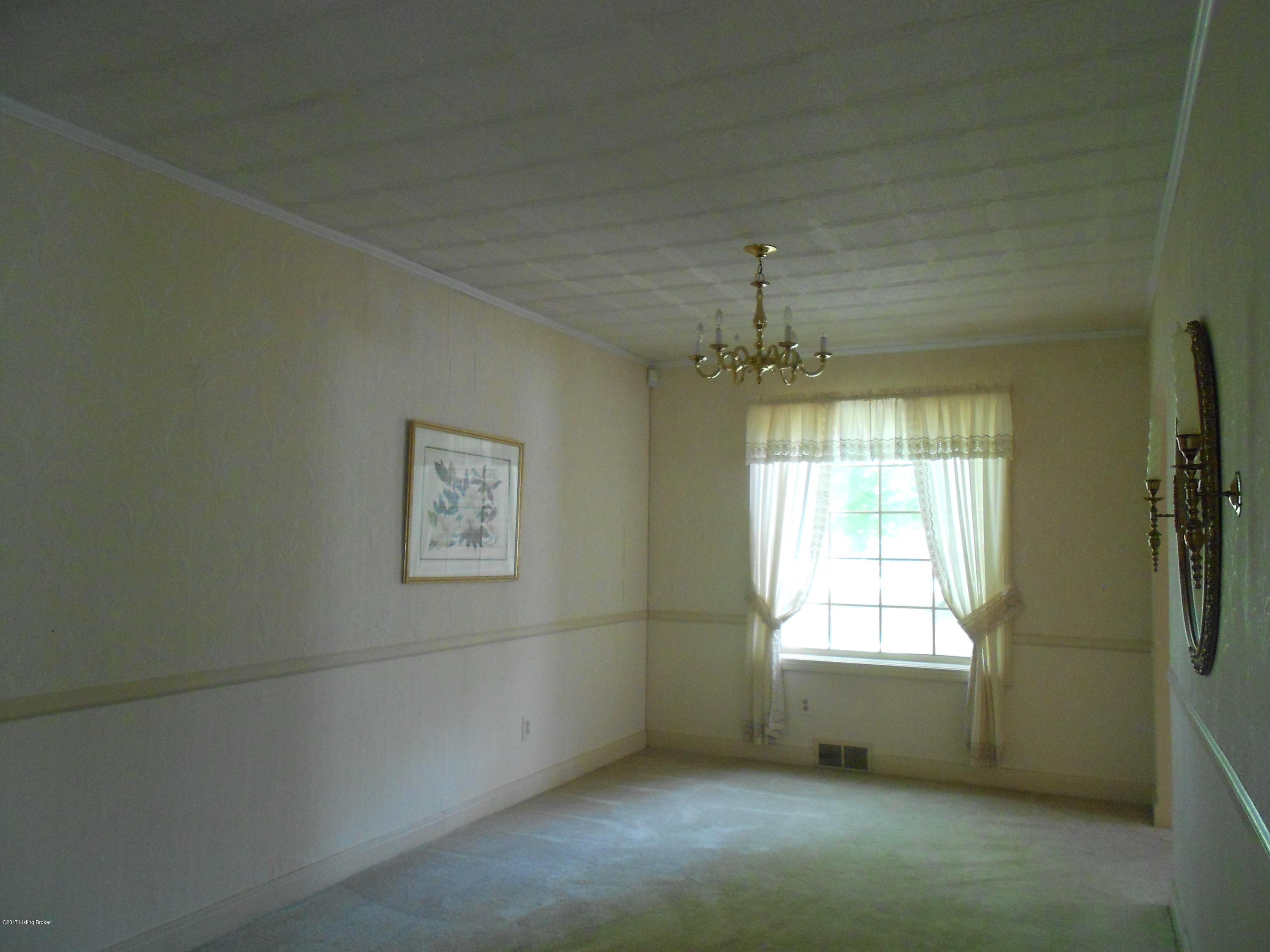 22 Sterling Road Louisville, KY 40220 - Photo 3 of 18 Dining Room Area