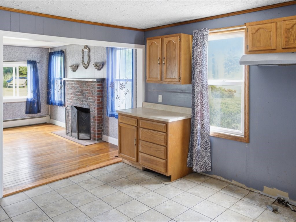 82 Wells Street Westerly, RI 02891 - Photo 11 of 45