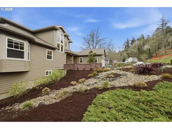 $845,000 | 453 Dellwood Drive, Eugene, OR 97405