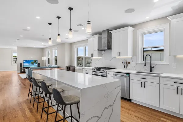 $724,900 | 170 Bradford Street, Unit 3, Everett, MA 02149