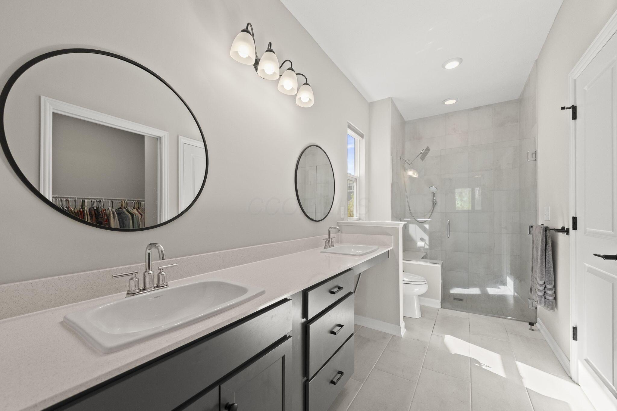 3154 Gelding Run Road Grove City, OH 43123 - Photo 24 of 33 Primary Bathroom