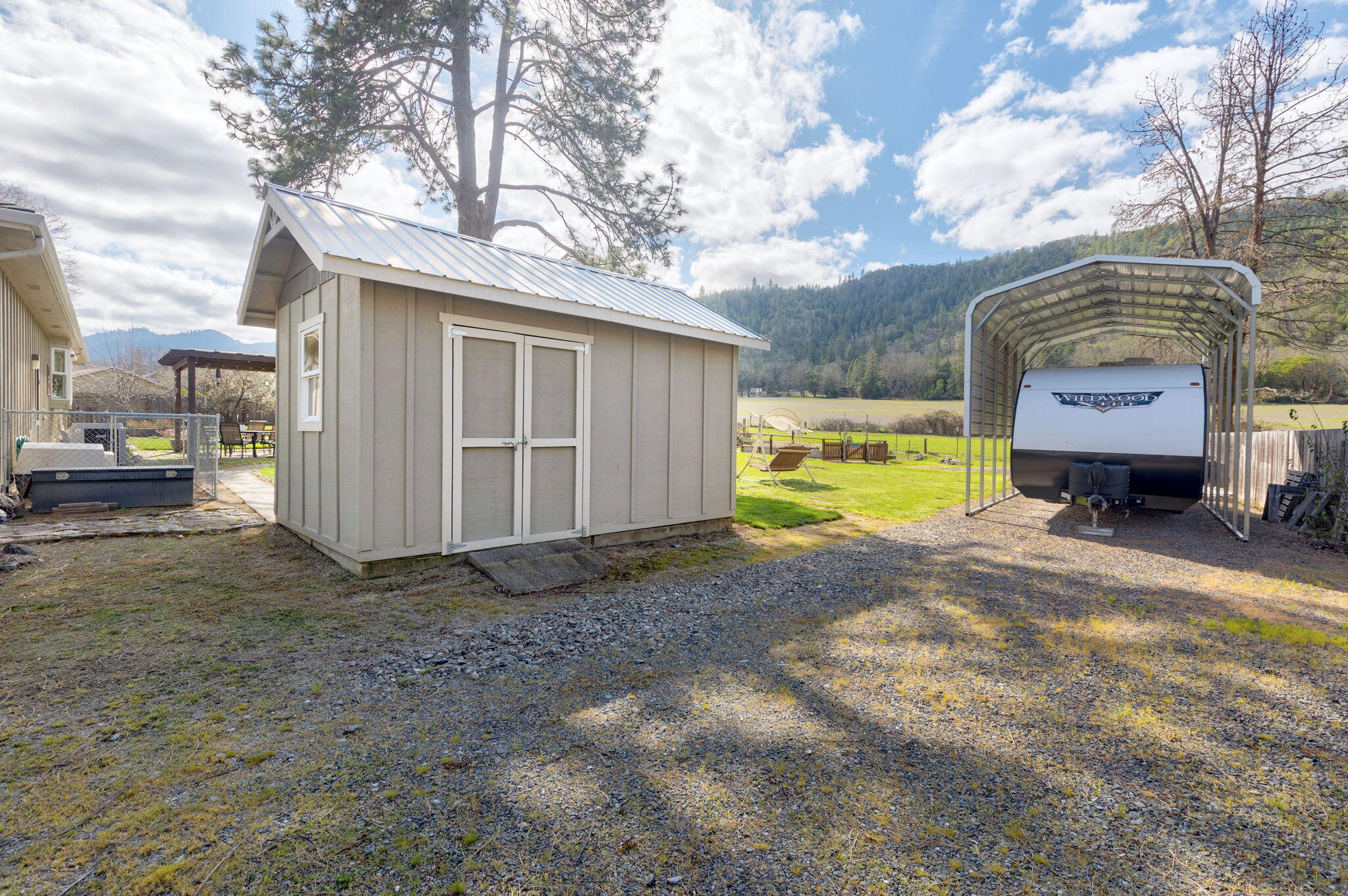 9547 Old Stage Road Central Point, OR 97502 - Photo 18 of 52 18-web-or-mls-9547-old-stage-rd