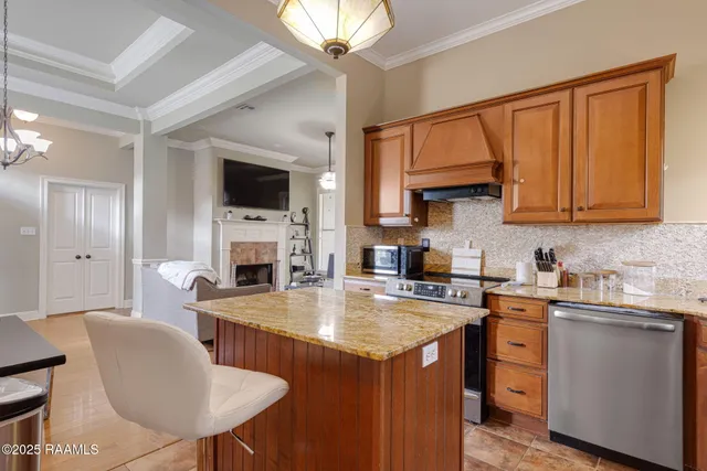 $1,700 | 111 Meagans Way Drive, Youngsville, LA 70592