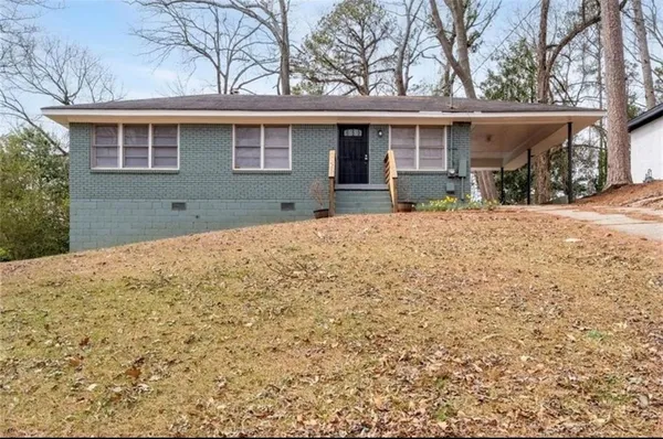 a front view of house with yard