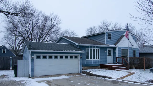 $299,900 | 216 Brierhill Drive, Round Lake Park, IL 60073