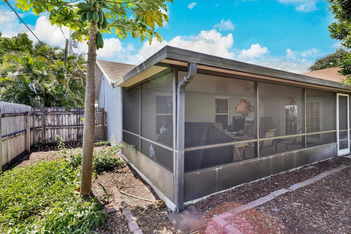 19681 Southeast County Line Road Tequesta, FL 33469 - Photo 31 of 45 a view of backyard with green space
