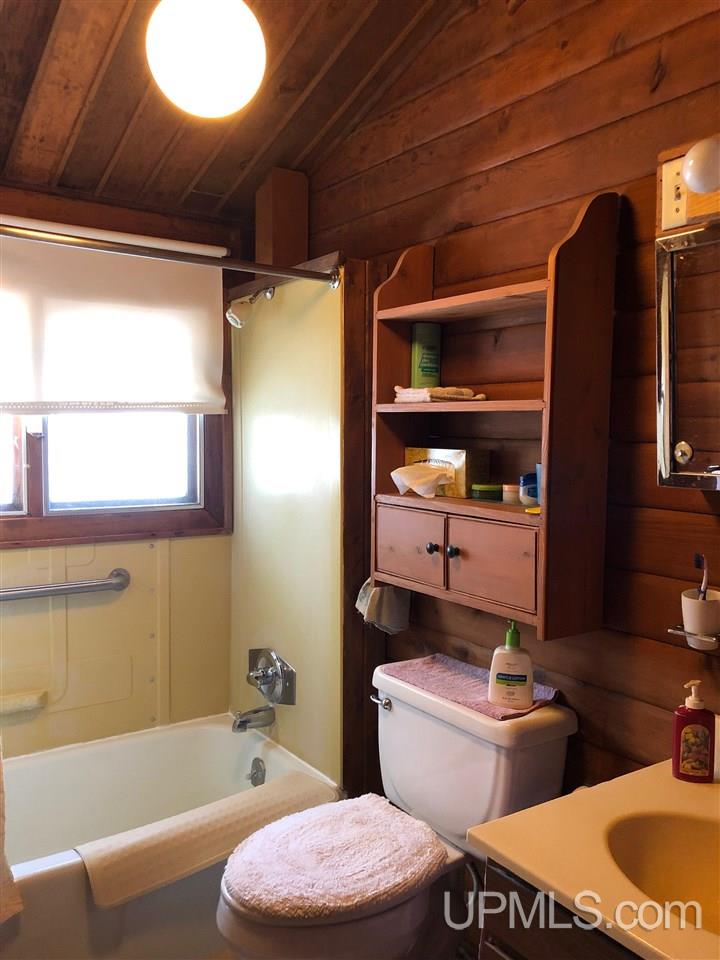 46810 Pilgrim Road Houghton, MI 49931 - Photo 35 of 50 Gallery Image 35