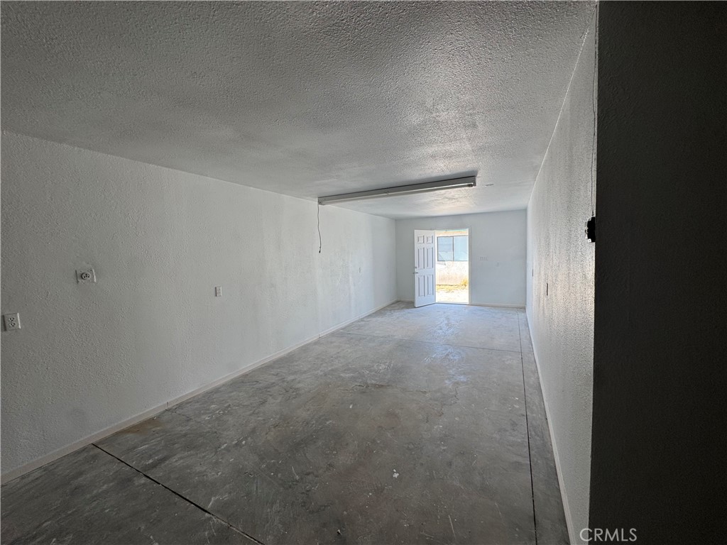 42750 Orchard Road Hinkley, CA 92347 - Photo 26 of 28