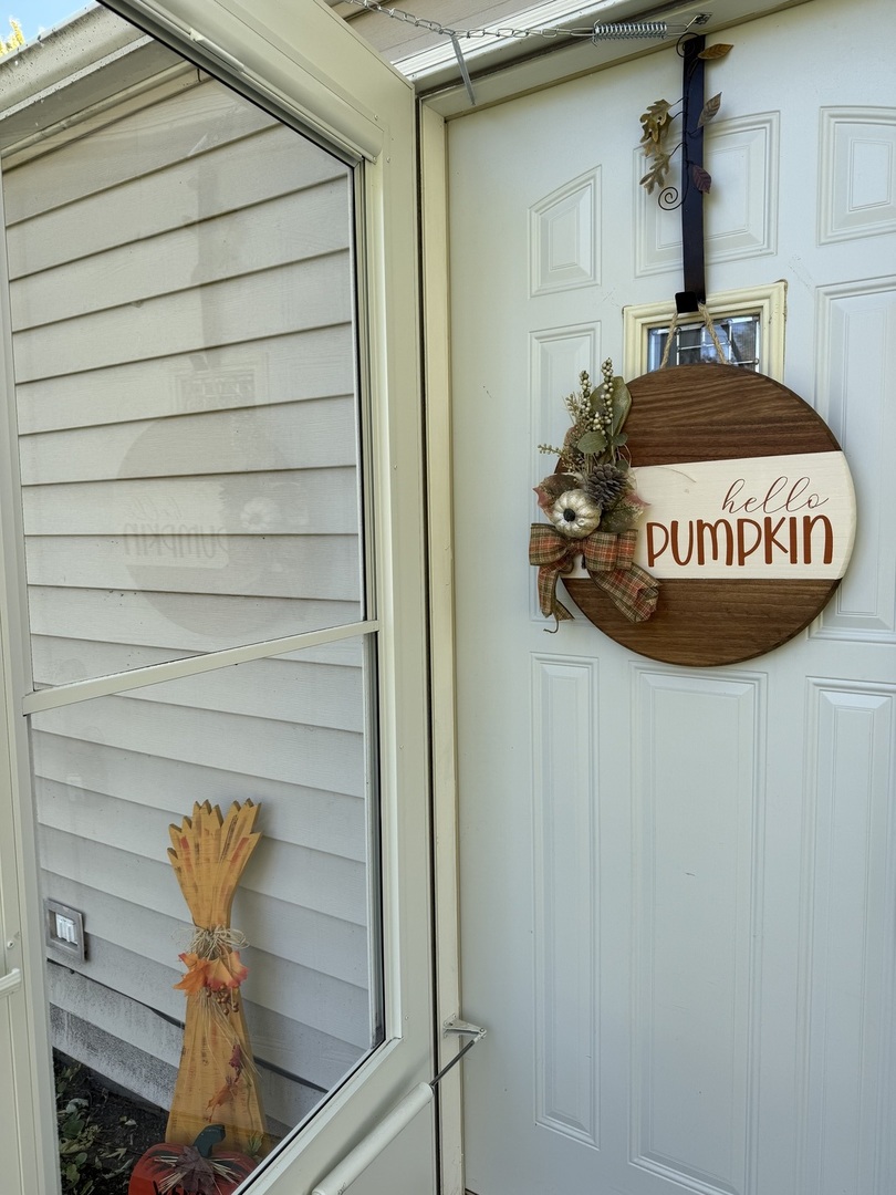 126 East Kerr Street Sycamore, IL 60178 - Photo 4 of 20 a close up of a wall