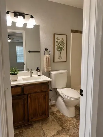 $1,650 | 517 Signal Hill Court South, Unit 517, Fort Worth, TX 76112