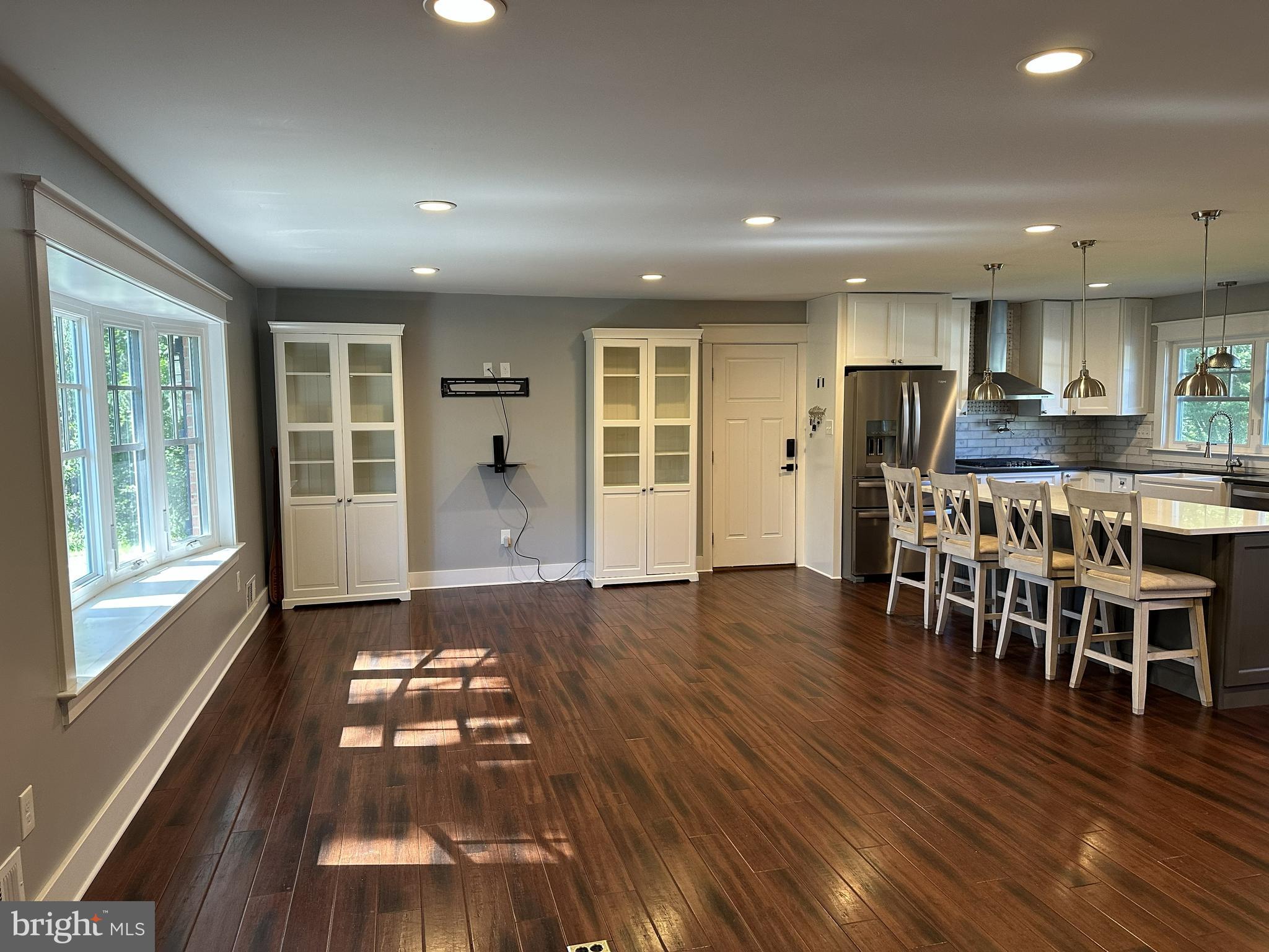 11809 Rivershore Drive Dunkirk, MD 20754 - Photo 3 of 22 living room