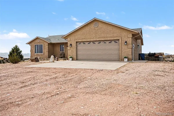 $750,000 | 459 Bowie Road, Penrose, CO 81240