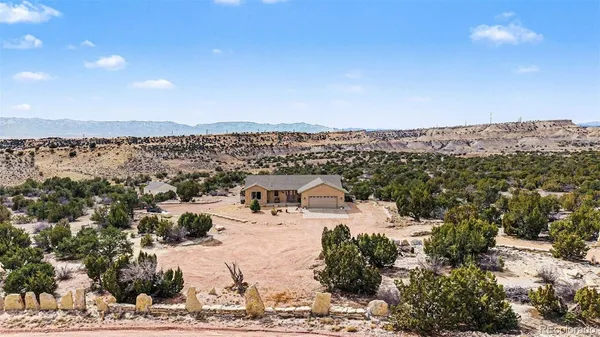 $750,000 | 459 Bowie Road, Penrose, CO 81240