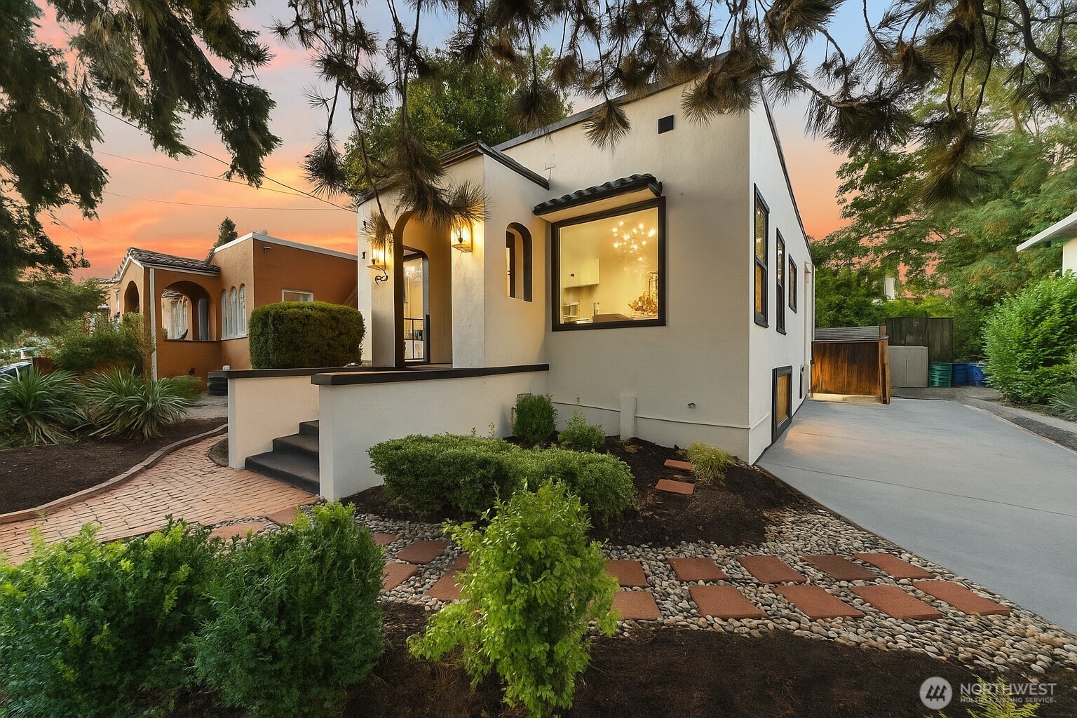 1128 North 77th Street Seattle, WA 98103 - Photo 2 of 38