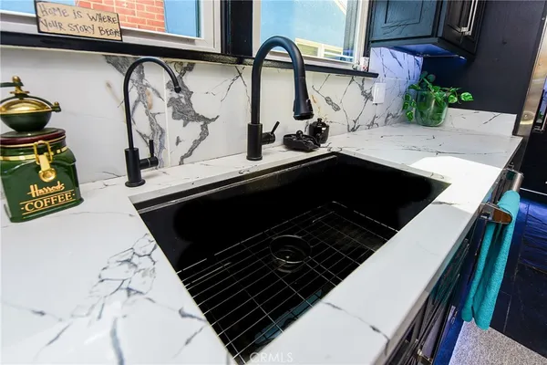 $1,247,000 | 3431 Myrtle Avenue, Long Beach, CA 90807