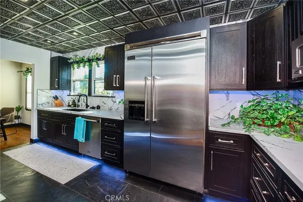 $1,247,000 | 3431 Myrtle Avenue, Long Beach, CA 90807