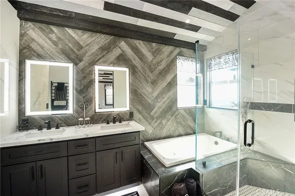 $1,247,000 | 3431 Myrtle Avenue, Long Beach, CA 90807