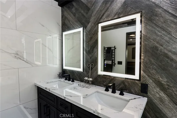 $1,247,000 | 3431 Myrtle Avenue, Long Beach, CA 90807
