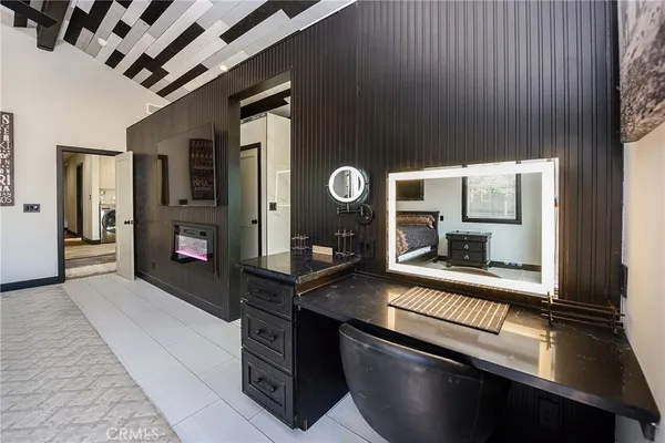 $1,247,000 | 3431 Myrtle Avenue, Long Beach, CA 90807