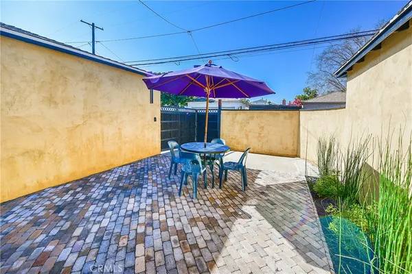 $1,247,000 | 3431 Myrtle Avenue, Long Beach, CA 90807