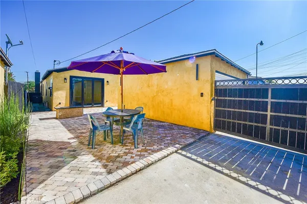 $1,247,000 | 3431 Myrtle Avenue, Long Beach, CA 90807