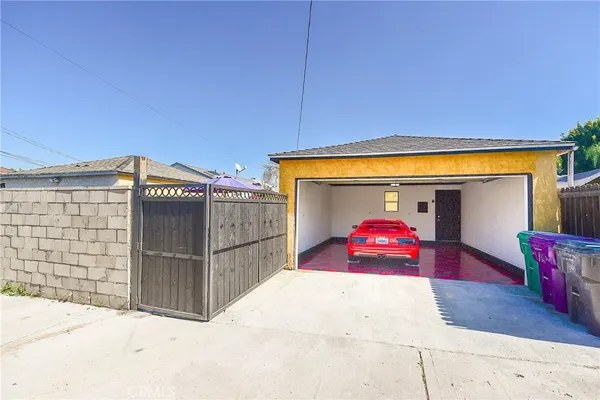 $1,247,000 | 3431 Myrtle Avenue, Long Beach, CA 90807