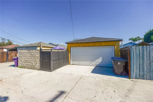 $1,247,000 | 3431 Myrtle Avenue, Long Beach, CA 90807