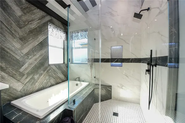 $1,247,000 | 3431 Myrtle Avenue, Long Beach, CA 90807