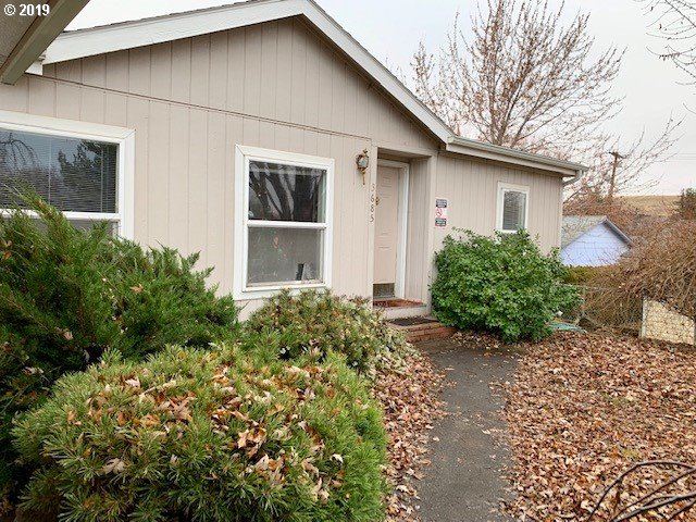 3685 Southwest Marshall Court Pendleton, OR 97801 - Photo 3 of 32